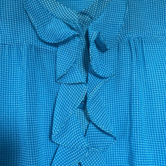 Sheer blouse with ruffle - Picture 2 of 5